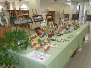 99學年度藝文活動－創意黏土公仔作品展示及教學活動